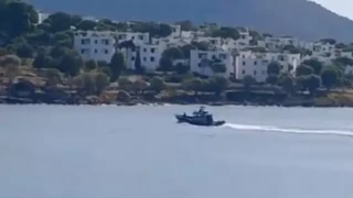 Σκάφος του λιμενικού καταδίωξε φουσκωτό με διακινητή μέχρι την Αλικαρνασσό