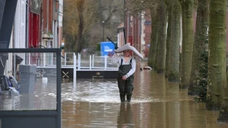 Γαλλία: Πλημμύρισαν οι Κάννες έπειτα από ξαφνική νεροποντή