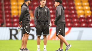 Η βόλτα των παικτών του ΠΑΟΚ στο «Αλί Σαμιγέν» και οι αποδοκιμασίες των Τούρκων