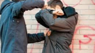 Χαλκιδική-Βίντεο ντοκουμέντο: «Άγριο» ξύλο από 13χρονο σε 12χρονο στο σχολείο!