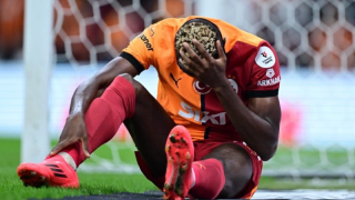 Ηρωικός Όσιμεν-Αγωνίστηκε για ένα ημίχρονο με σπασμένο χέρι