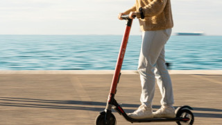 Θεσσαλονίκη: Τι αλλάζει με τα ηλεκτρικά πατίνια-Όρια ταχύτητας, απαγορεύσεις και πρόστιμα