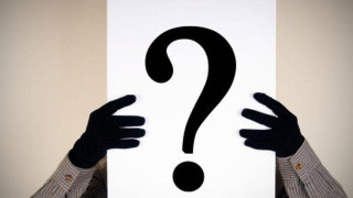 Έλληνας ηθοποιός στο τμήμα για τα μάτια μίας κοπέλας! (ΒΙΝΤΕΟ)