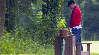 Δεν κρατήθηκε ο Ρούνεϊ και ούρησε  δημοσίως (pics)