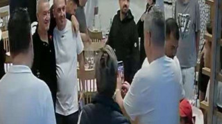 Τζίτζι Μπεκάλι: Μοίραζε κατοστάρικα κι έγινε χαμός...