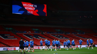 Η γνωριμία των διεθνών μας με το Γουέμπλεϊ-«Ντόπες» από τον κόσμο