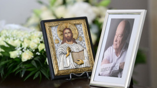 Το τελευταίο αντίο: Η Ελλάδα αποχαιρέτησε τον Μίμη Πλέσσα