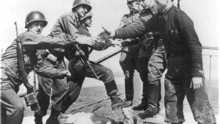 Γερμανία: Με αυτά τα φώτα τύφλωναν οι ναζί τους εχθρούς τους