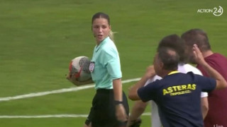 Γυναικείο ποδόσφαιρο: Παίκτρια μούντζωσε τη διαιτητή και αποβλήθηκε (vid)