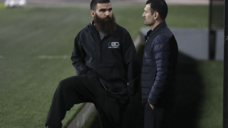 Στα αποδυτήρια του ο ΠΑΟΚ ο Γιώργος Σαββίδης μετά την ήττα από τον Ολυμπιακό