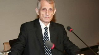 Αποκαθήλωση Γκιρτζίκη       μέσα από ιλαροτραγωδία