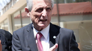 Παίζουν με  τη  φωτιά  ή  τους  καθοδηγεί   ο Τέο;