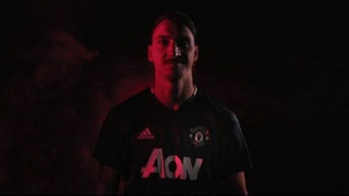 Και επίσημα «κόκκινος διάβολος» ο Ιμπραΐμοβιτς! (video)