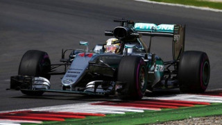 Πήρε      την     pole    position ο Λιούις Χάμιλτον