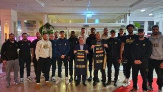 ΚΑΕ Άρης: Στο Αμβούργο και ο ανιψιός του Κλεάνθη Βικελίδη-Επίσκεψη στην αποστολή