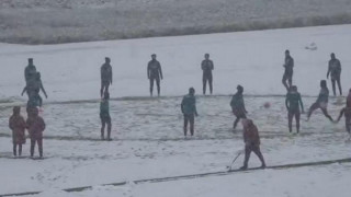 Προετοιμασία της Παρί εν μέσω χιονοθύελλας