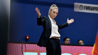 Σελίν Ερντέμ: Το ντεμπούτο της στον πάγκο του ΠΑΣ μέσα από εικόνες