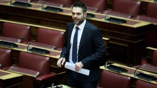 Ανεξαρτητοποιήθηκε ο Γιάννης Σαρακιώτης – Με 28 βουλευτές πλέον ο ΣΥΡΙΖΑ