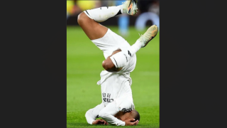 Champions League: Απίστευτα memes και με ΛΕΞ στο… breakdance του Μπαπέ στο Άνφιλντ!