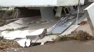 Κακοκαιρία Bora: Στον αέρα ξενοδοχείο στο Φαληράκι - Κόπηκε στα δυο γέφυρα