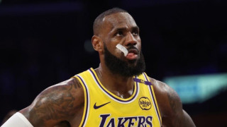 Φίλαθλος των Λέικερς μήνυσε τον Τζέιμς