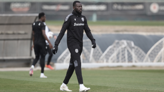 ΠΑΟΚ: Προπόνηση χωρίς Μπακαγιόκο και Βιεϊρίνια