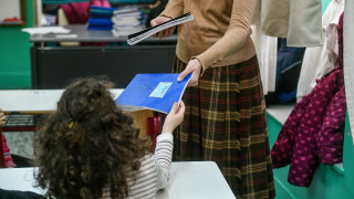 Σχολεία: Πότε κατεβάζουν «ρολά» για τα Χριστούγεννα