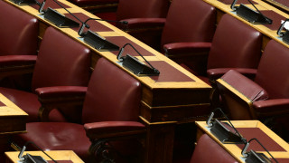 «Βαριές» κουβέντες στη Βουλή - «Είπες μ@λ@κίες»