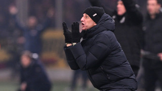 Και η γυναίκα του Λουτσέσκου μάνα είναι...