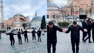 Ο λυράρης της παρέας που χόρεψε στην Αγιά Σοφιά μιλά στο Flash.gr: «Μας βγήκε αυθόρμητα»