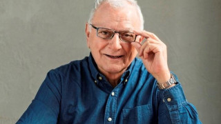 Κώστας Χαρδαβέλλας: Η μεγάλη επιτυχία των «Ρεπόρτερς», η «μάχη» με τον καρκίνο και η Αγγελική Νικολούλη