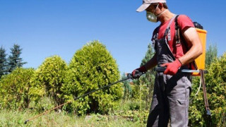 Ένταση κατά την επίσκεψη της Αντωνοπούλου στο κέντρο φιλοξενίας Σίνδου