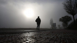 Σε         θολό     τοπίο       βαδίζει    ο   Αρης