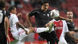 Θέλει να...     σπάσει το ρόδι κόντρα σε Ολλανδούς