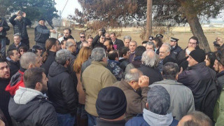 ΕΚΤΑΚΤΟ: Πρόσφυγες έκλεισαν τον δρόμο κοντά στις φυλακές Διαβατών