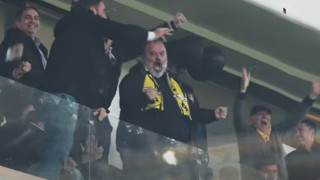 Ο έξαλλος πανηγυρισμός του Μάριου Ηλιόπουλου για τη νίκη επί του ΠΑΟΚ