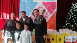 Άρης: Μοίρασε δώρα και... χαμόγελα στα Παιδικά Χωριά SOS