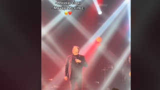 Θαυμάστρια τρέλανε τον Μακρόπουλο με μια μόνο... λέξη- Ποιο τραγούδι της αφιέρωσε