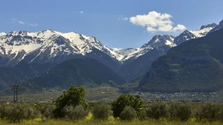 «Ποδαρικό» του 2025 με... 42 βαθμούς Κελσίου διαφορά -Οι θερμοκρασίες σε Χανιά και Παρνασσό