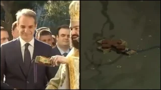 Θεοφάνεια: Χάθηκε ο Σταυρός στη Δεξαμενή Αθηνών και έβγαλαν την... απόχη