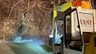 Τρεις νεκροί: Αυτοκίνητο έπεσε στον Αξιό ποταμό, έξω από τα Σκόπια