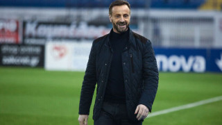 Άκης Μάντζιος: Δεν το... κουνάει από την Κύπρο