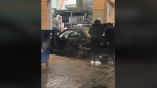 Κατερίνη: Μεθυσμένος οδηγός «εισέβαλε» με αυτοκίνητο σε μαγαζί!