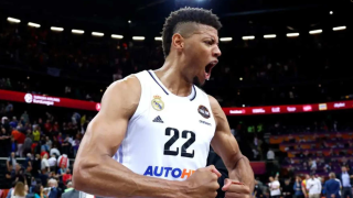 «Πέσιμο» Ταβάρες στον Μποζίκα: «Σκάσε και να είσαι ειλικρινής»