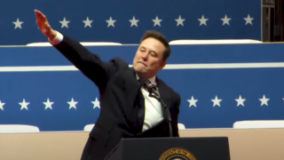 Ίλον Μασκ: «Ναζιστικός χαιρετισμός ή πολεμοχαρής;»