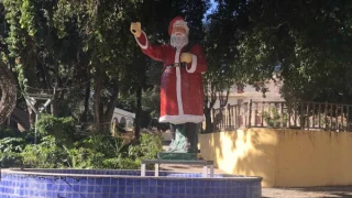 Ρόδος: «Χριστούγεννα για πάντα» στο νησί - Ο δήμος ακόμα δεν έχει ξεστολίσει!