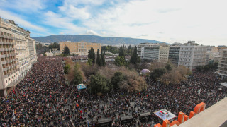 Τέμπη: «Ένας δημοσιογράφος στο Σύνταγμα, 4 συνεργεία της ΕΡΤ στη Μητρόπολη»