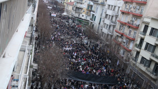 ΕΛ.ΑΣ.: «Περίπου 30.000 άτομα στη συγκέντρωση για τα Τέμπη στη Θεσσαλονίκη»-Τι λέει για τα επεισόδια