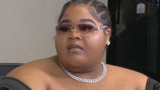 Dank Demoss: Ποια είναι η ράπερ που μήνυσε εταιρία ταξί