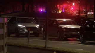 Πυροβολισμοί σε εργοστάσιο: Αναφορές για πολλούς τραυματίες